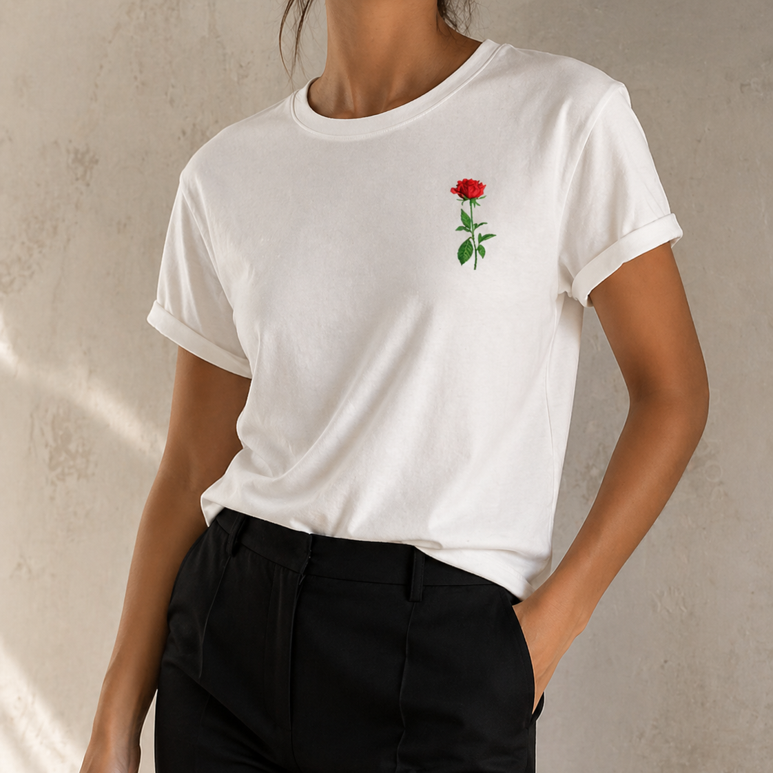 Camiseta Feminina - Chuva de Rosas - REF- 3020